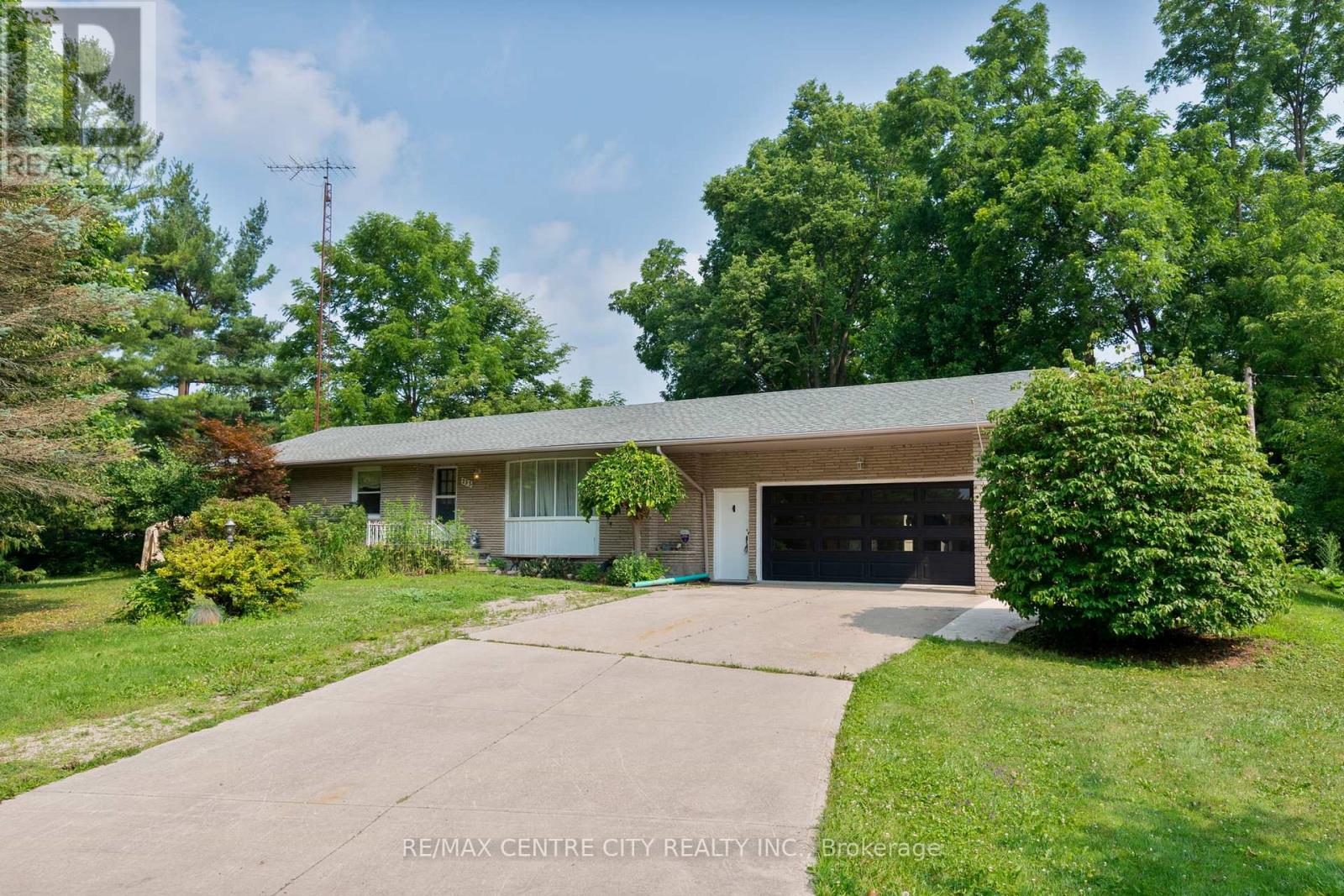 233 Amy St, Southwest Middlesex, ON N0L 2N0