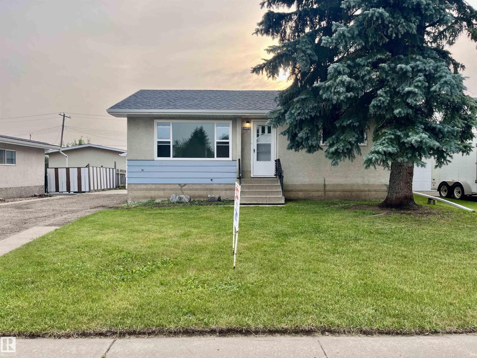 48 St Unit 4409 #a, Vegreville, AB T9C 1B2