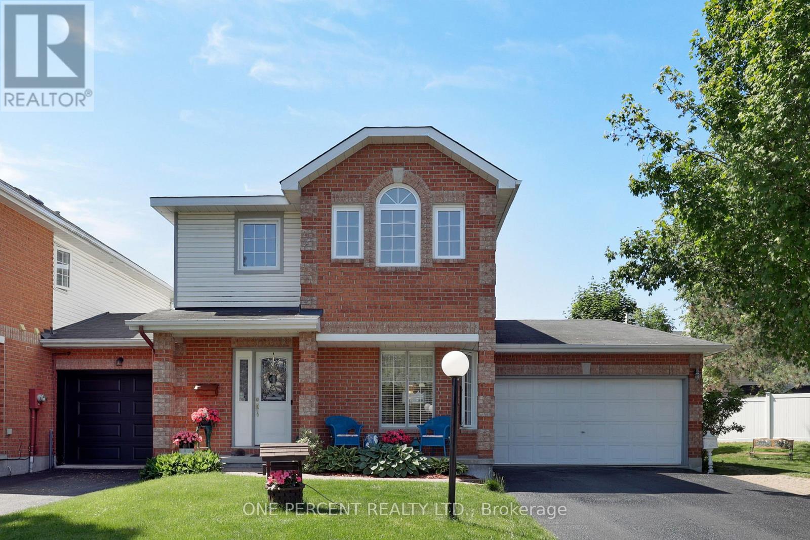 127 Bridlewood Dr, Ottawa, ON K2M 2G6