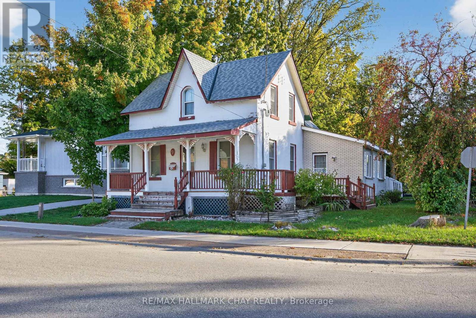 9 Maria St, Springwater, ON L0L 1P0