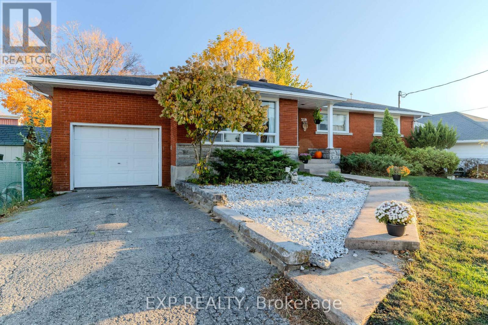 259 St Joseph St, Alfred And Plantagenet, ON K0B 1A0