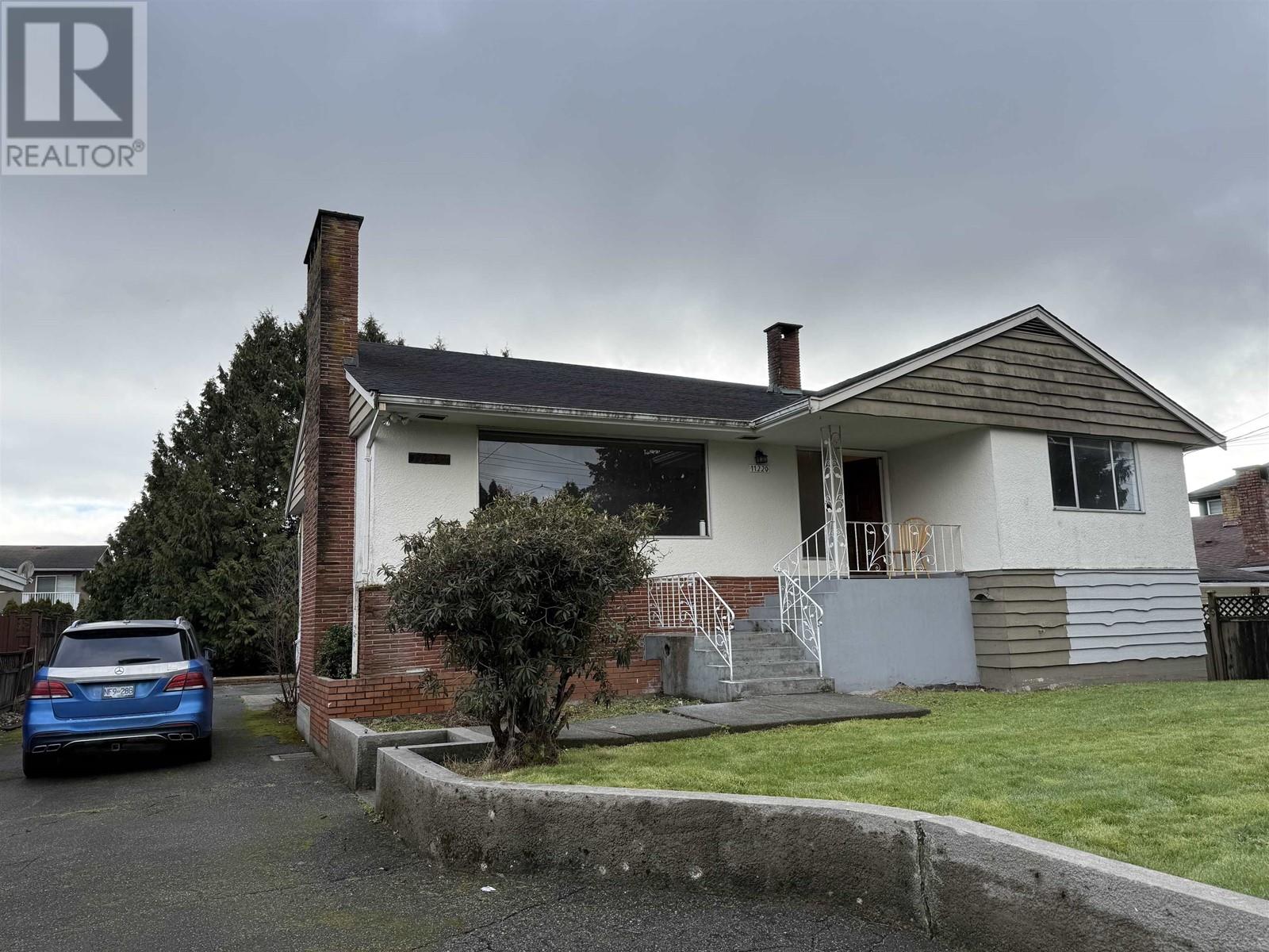11220 King Rd, Richmond, BC V7A 3B4
