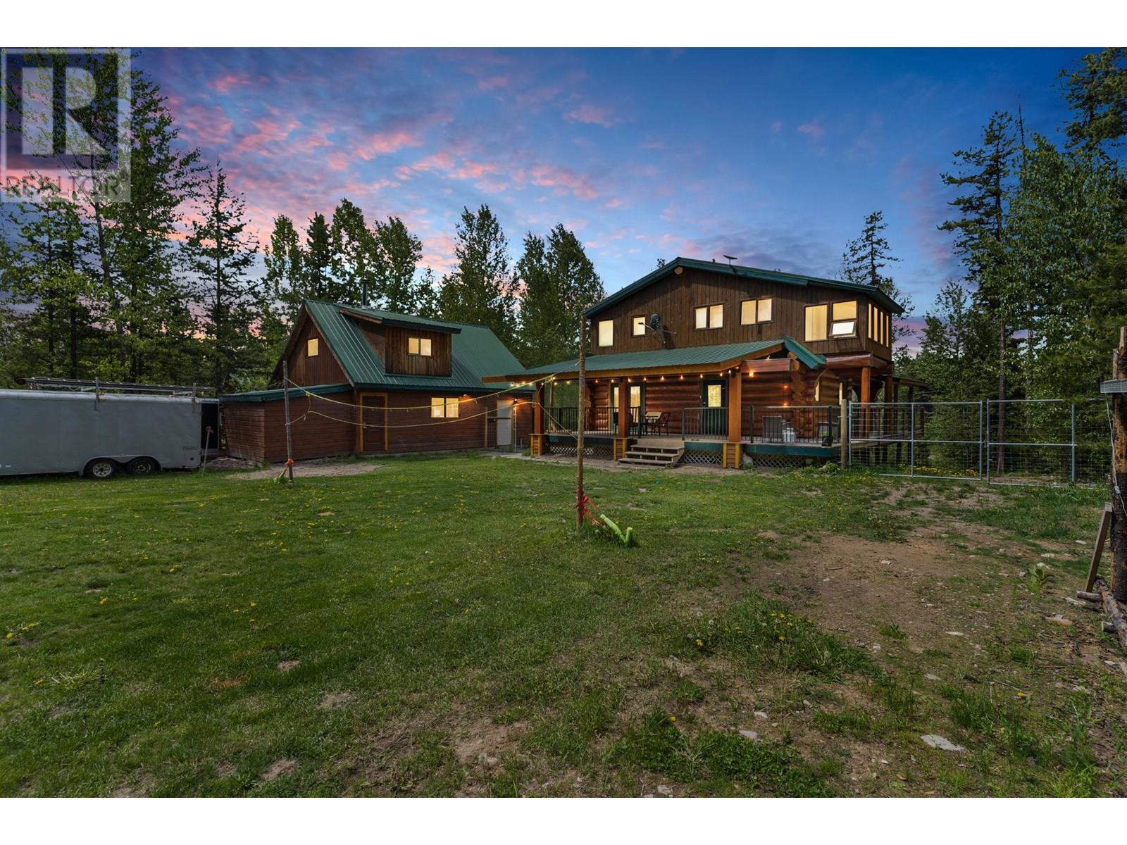9360 Sunrise Pl, Idabel Lake, BC V1P 1P4