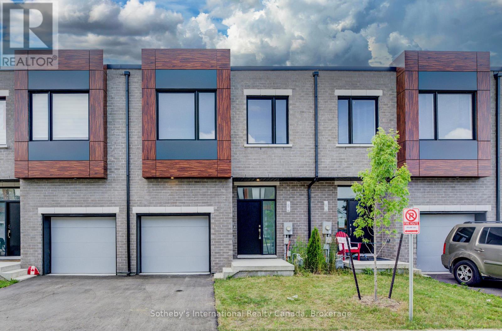 9 416 Dundas St, Cambridge, ON N1R 8H7