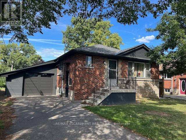 699 Ninth Ave, Hamilton, ON L8T 2A1
