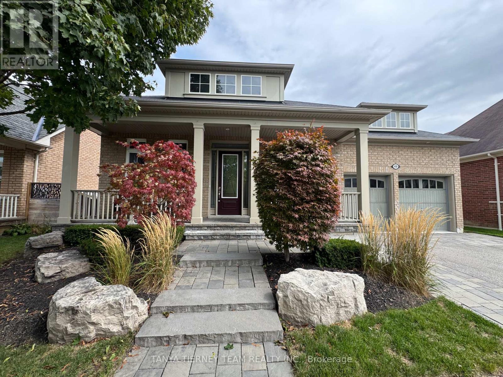 49 Montana Cres, Whitby, ON L1M 0G4