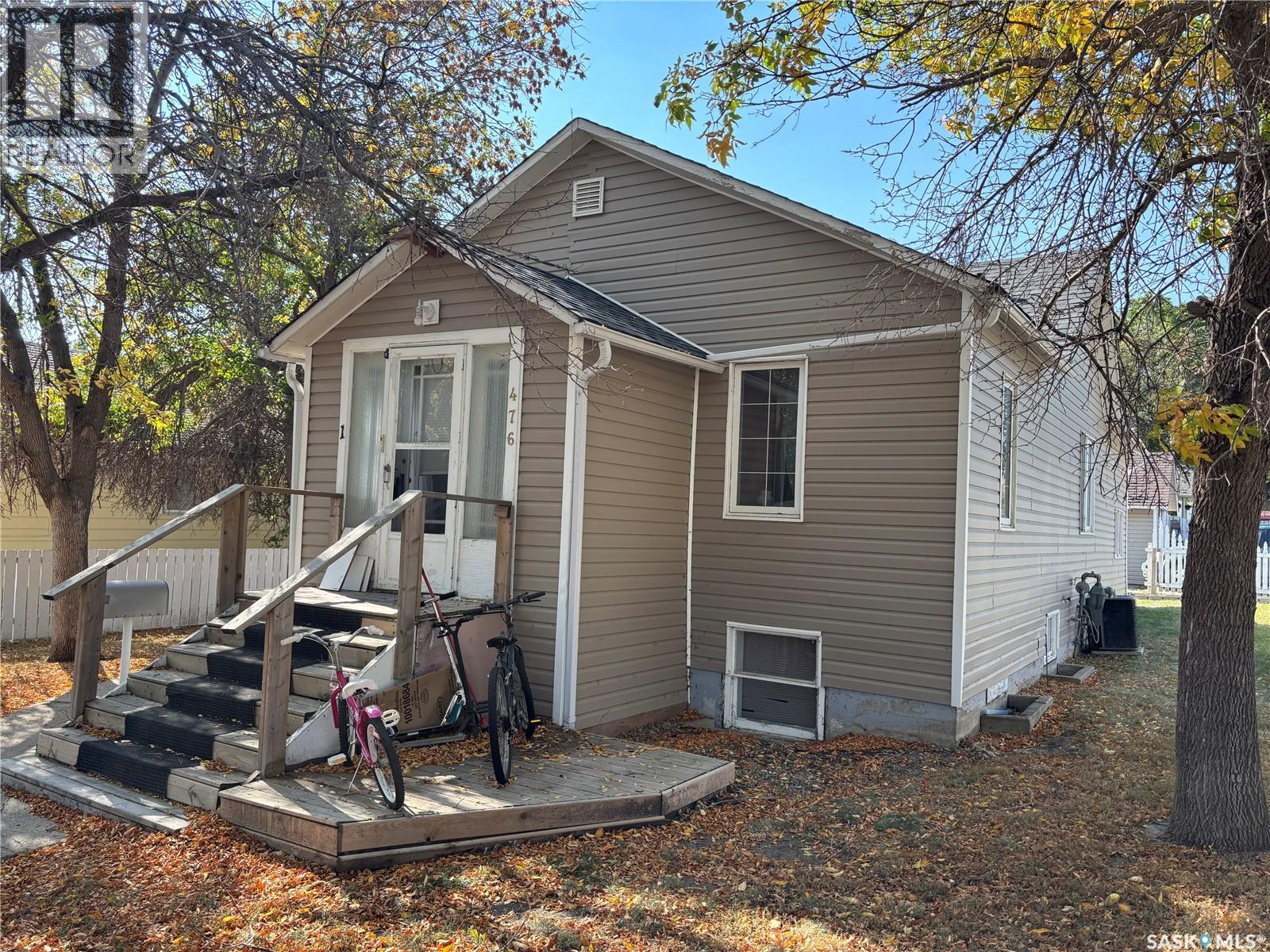 476 4 Avenue Northwest, Swift Current, SK S9H 0V3