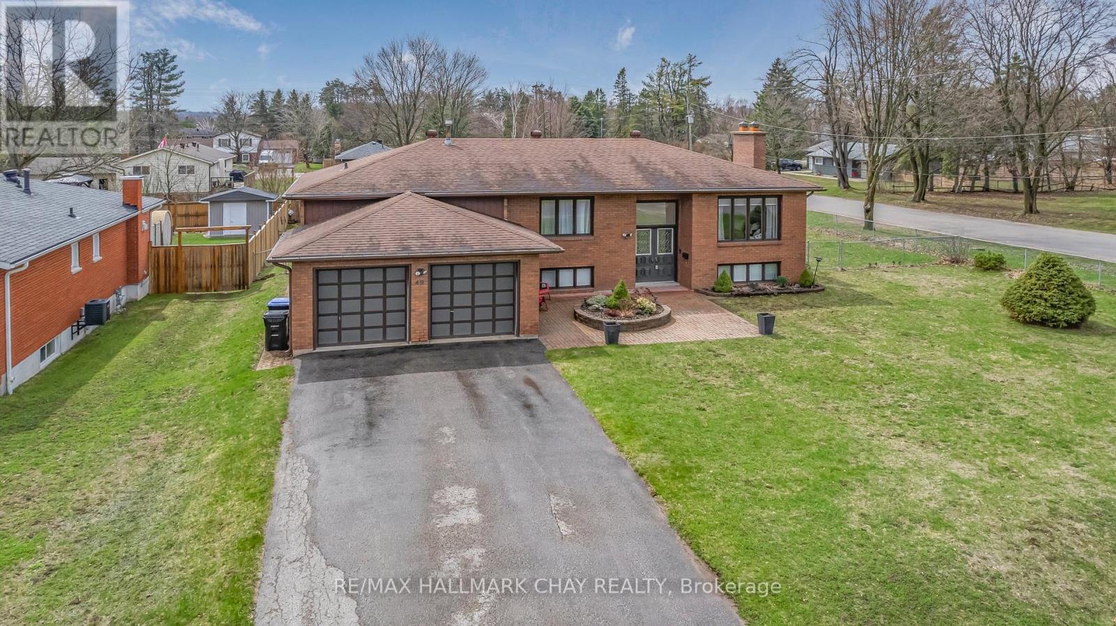 40 Idlewood Dr, Springwater, ON L0L 1X1