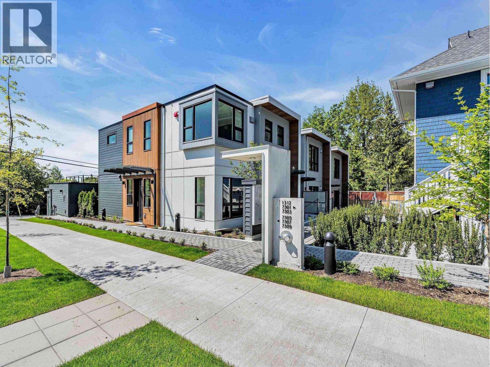 7305 Hudson St, Vancouver, BC V6P 4L1