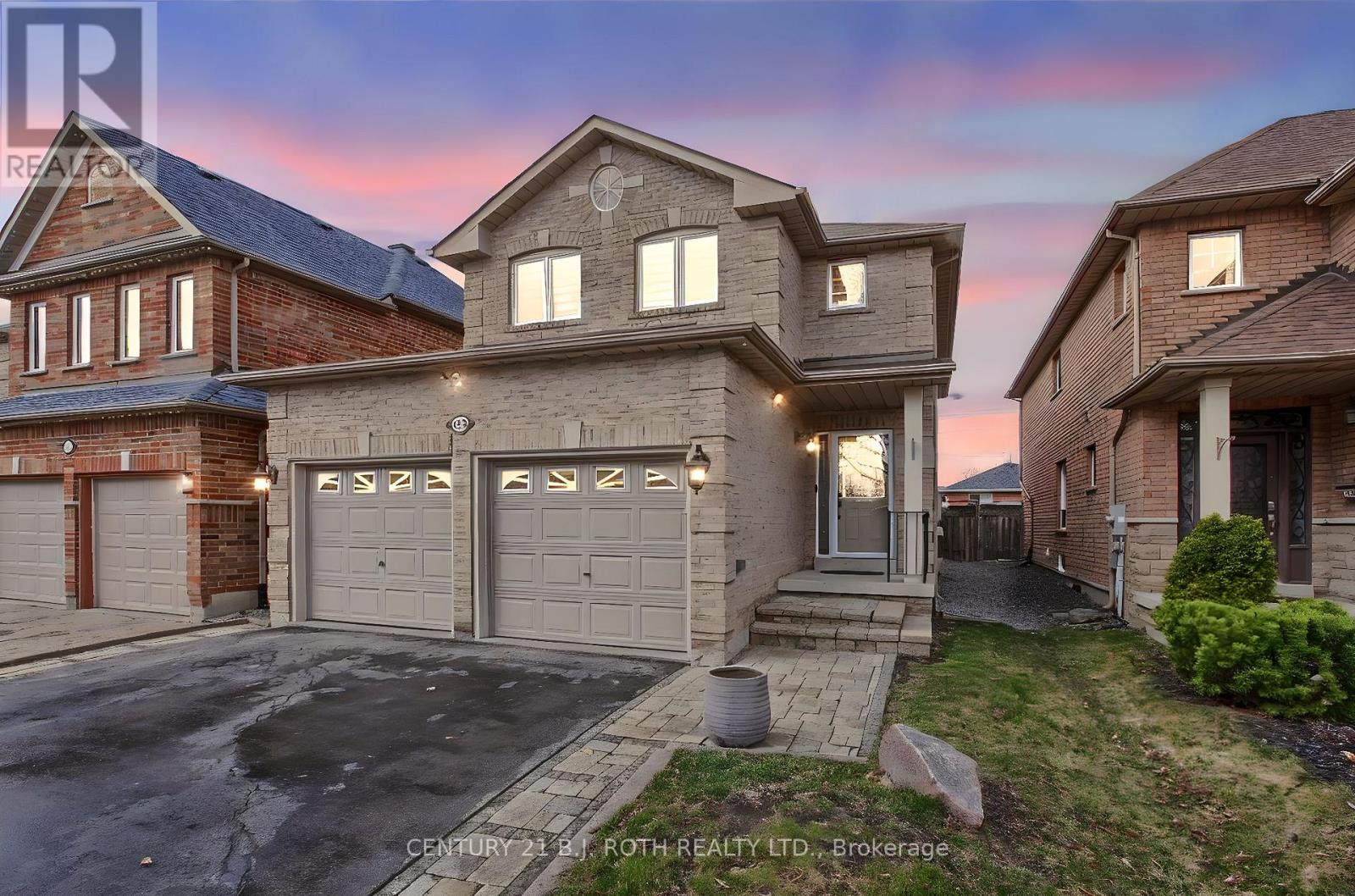 484 Menczel Cres, Newmarket, ON L3X 2P6