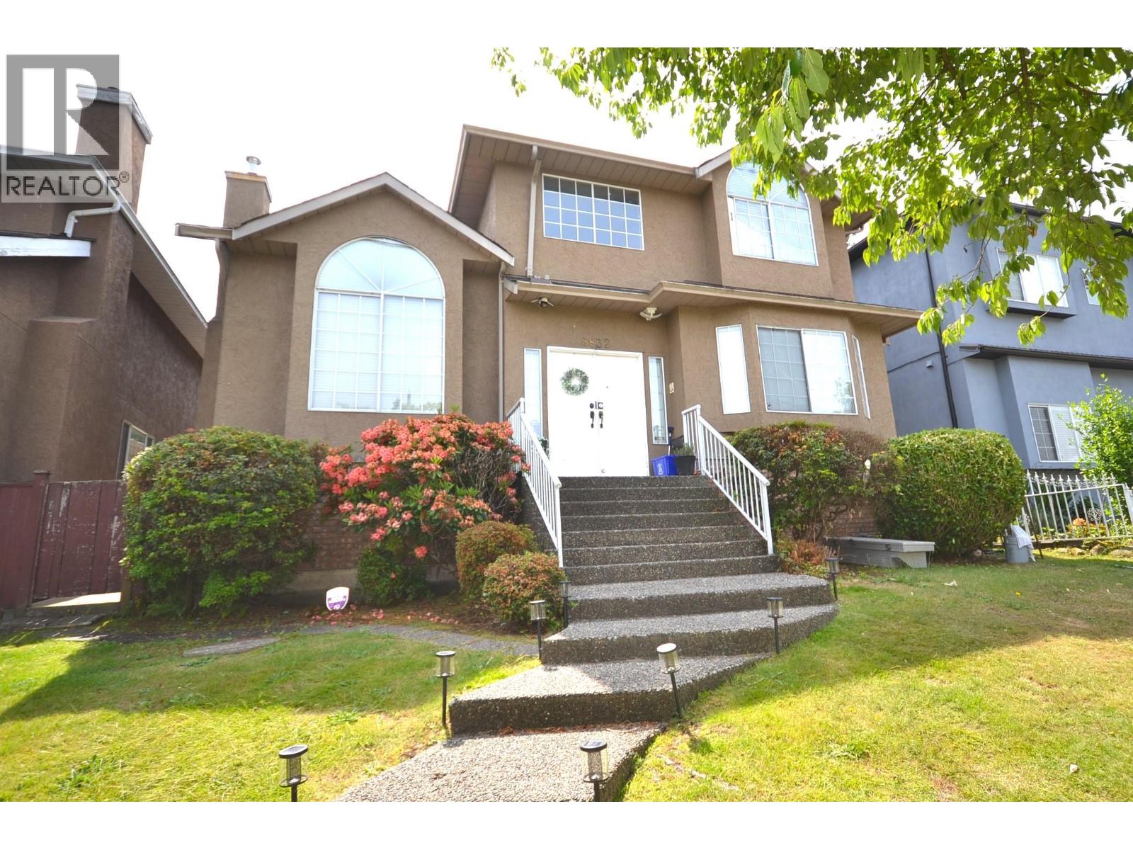 8832 15th Avenue, Burnaby, BC V3N 1Y3
