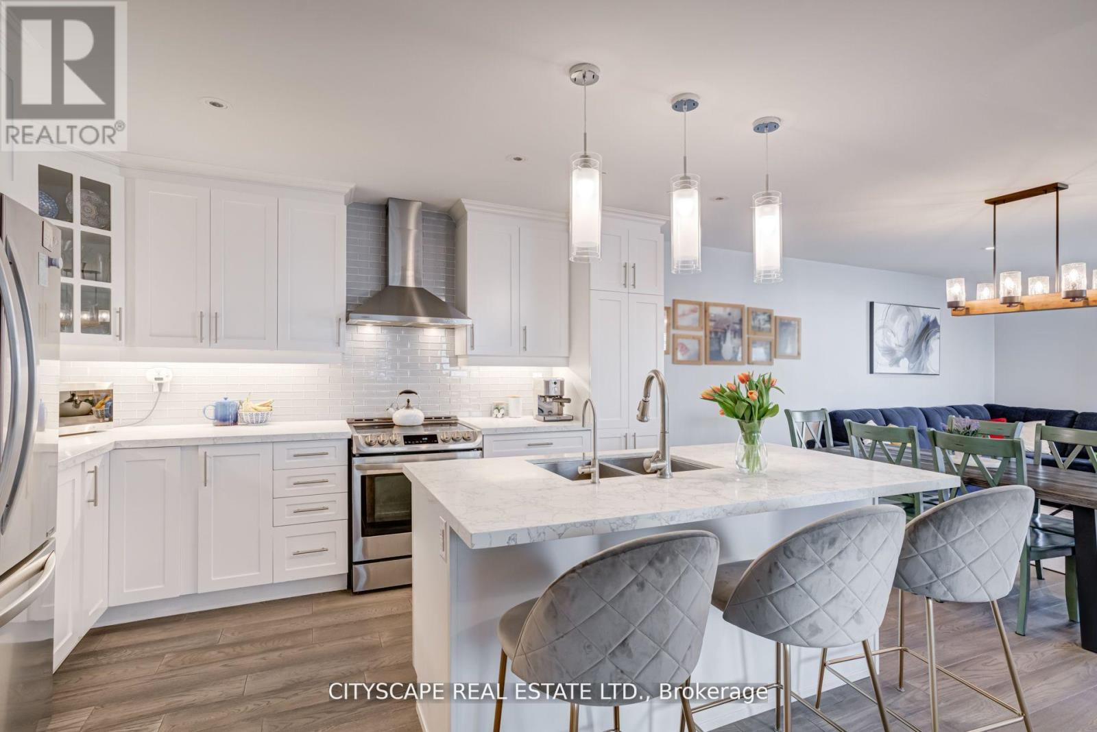 3206 Candela Dr, Mississauga, ON L5A 2T8