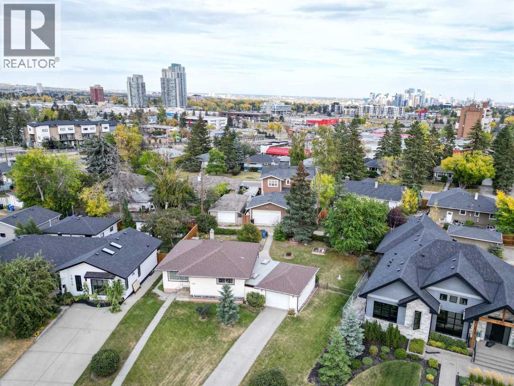 1920 Kelwood Dr SW, Calgary, AB T3E 3Z3