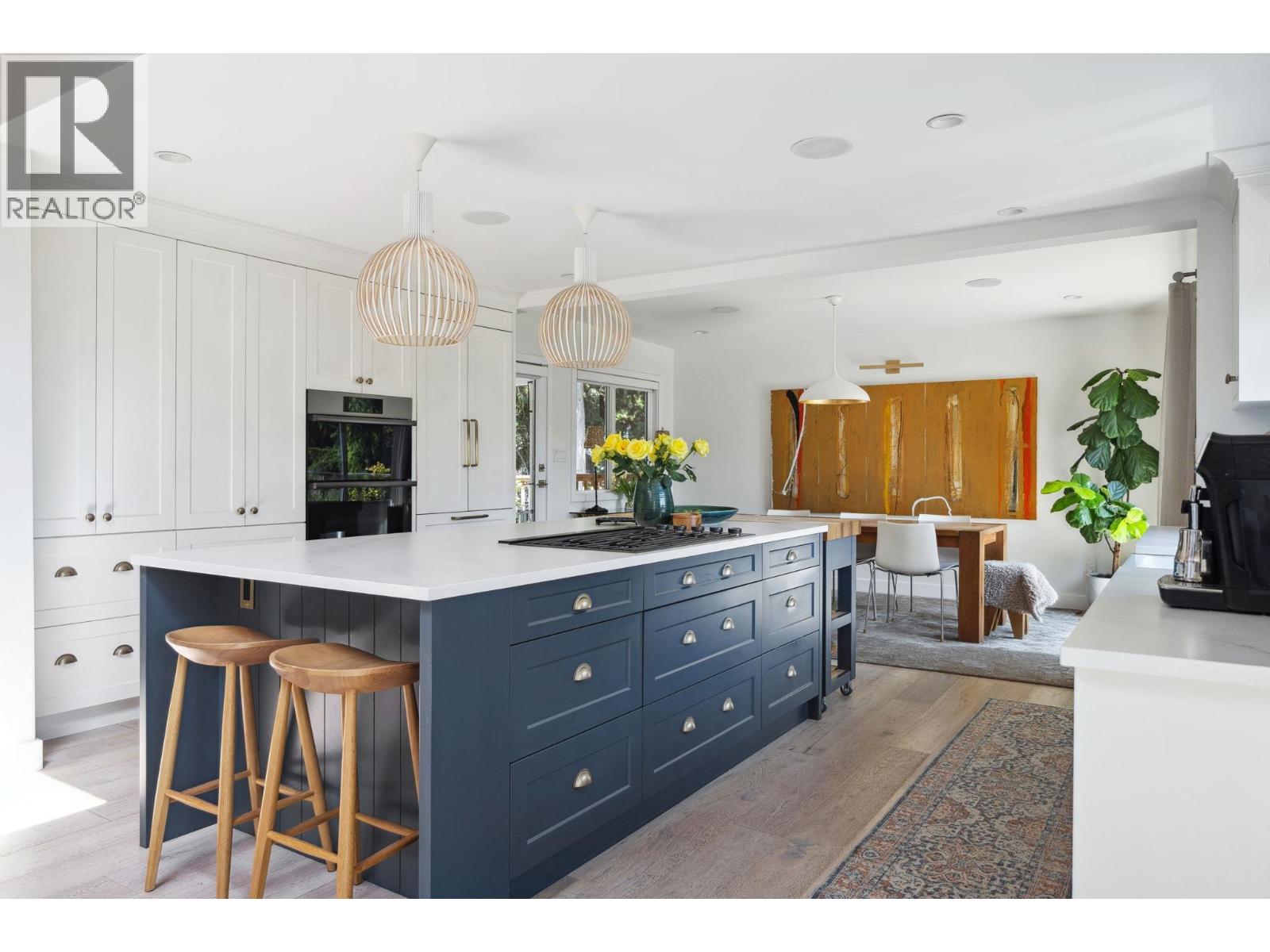 4445 Stone Ct, West Vancouver, BC V7W 2V4