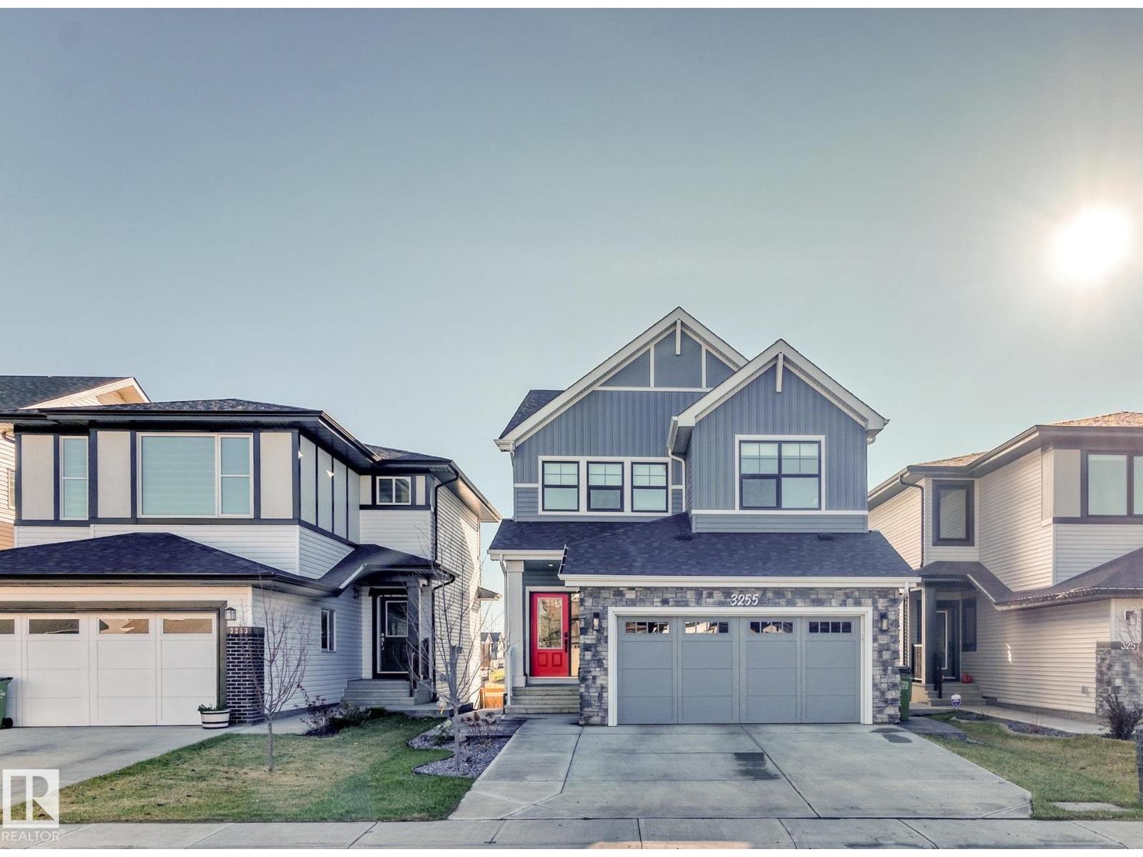 3255 Chernowski Way SW, Edmonton, AB T6W 5H2