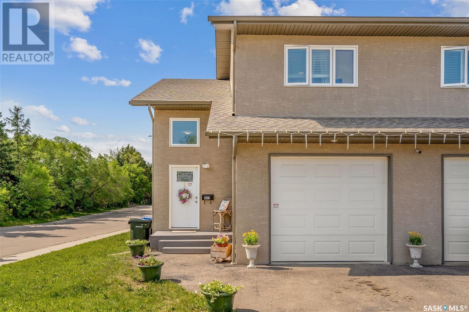 897 5 Street East, Prince Albert, SK S6V 2L6