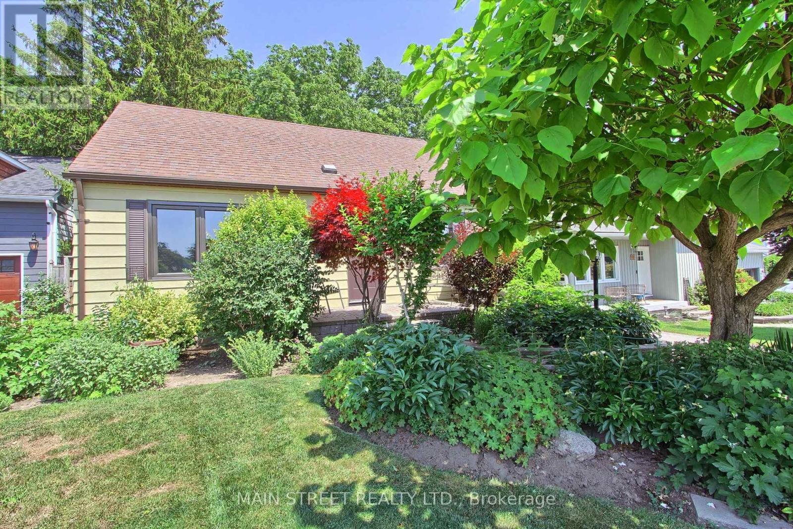 287 Avenue Rd, Newmarket, ON L3Y 1N8