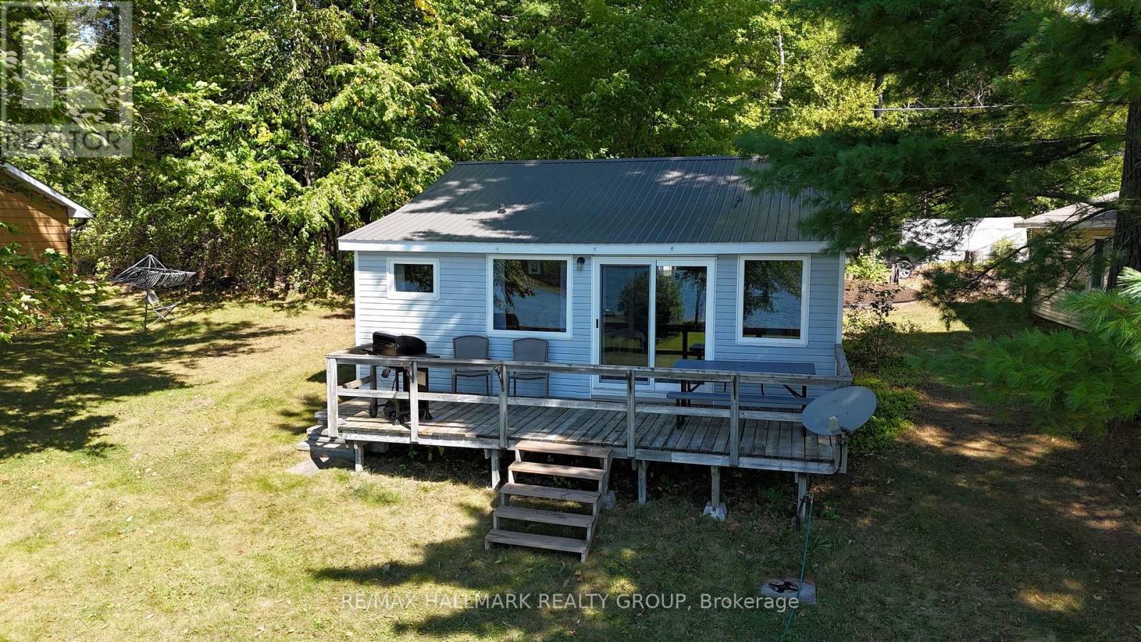 8 Barron Ln #a, McNab/Braeside, ON K0A 3L0