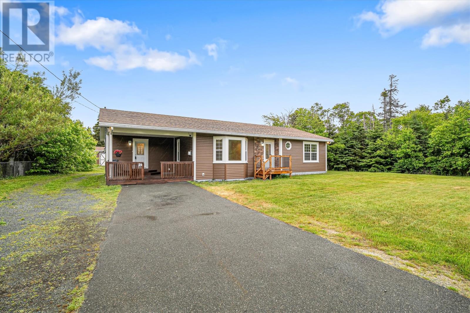 16 Twin Brook Dr, Paradise, NL A1L 1Y1