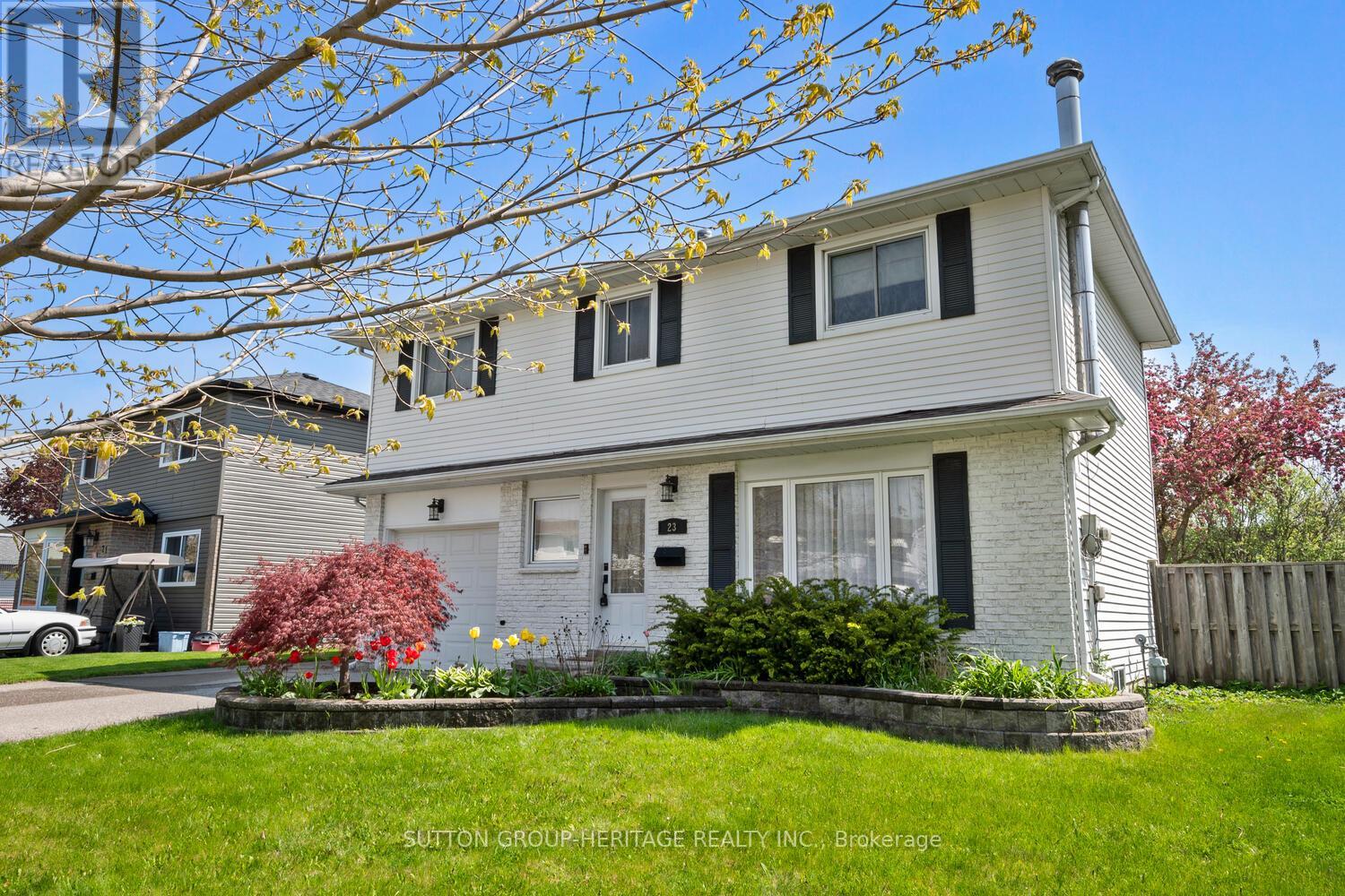 23 Agate Rd, Ajax, ON L1S 3J7