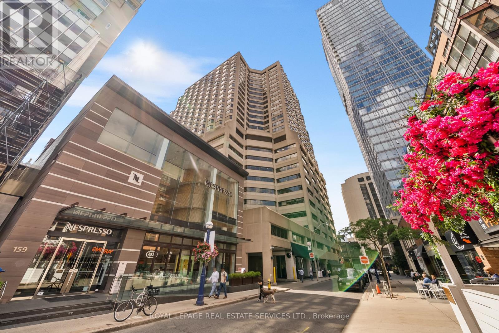2008 175 Cumberland St, Toronto, ON M5R 3M9