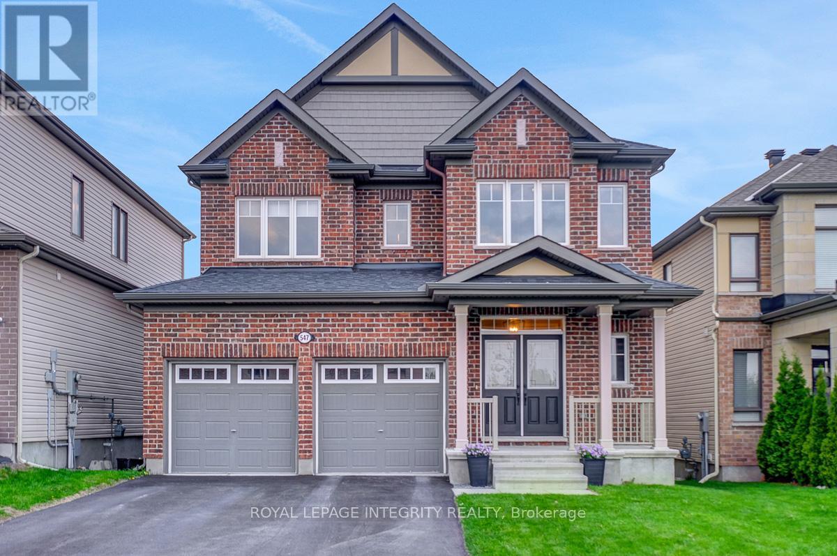 547 Parade Dr, Ottawa, ON K2S 0X8