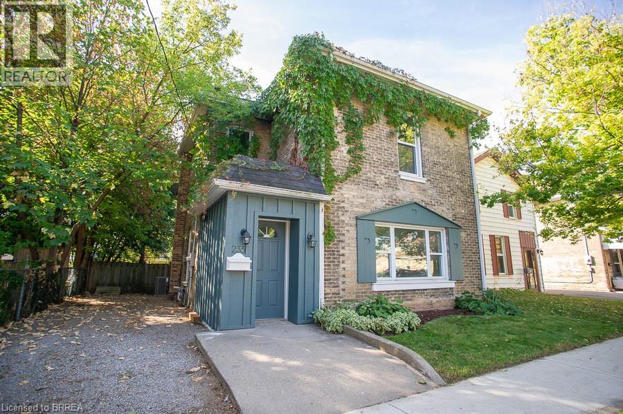 235 Darling St, Brantford, ON N3S 3X3