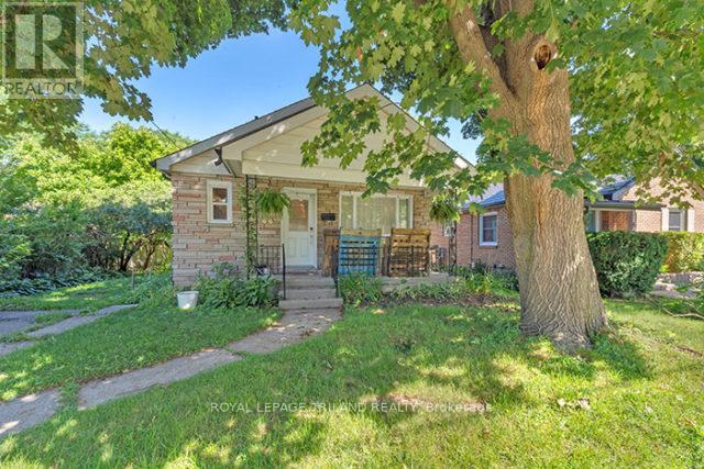616 Grosvenor St, London, ON N5Y 3T4