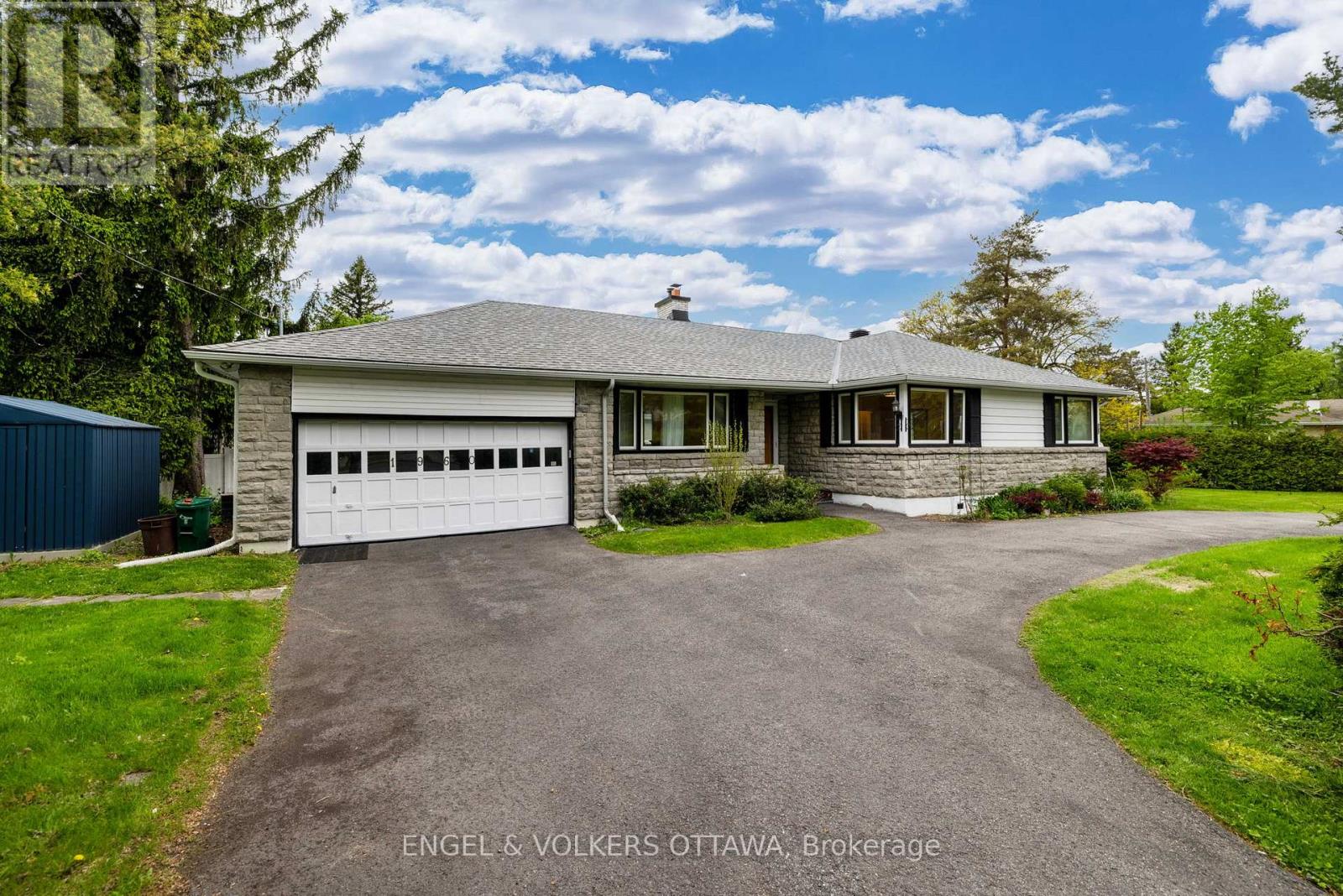 1960 Alta Vista Dr, Ottawa, ON K1H 7K8