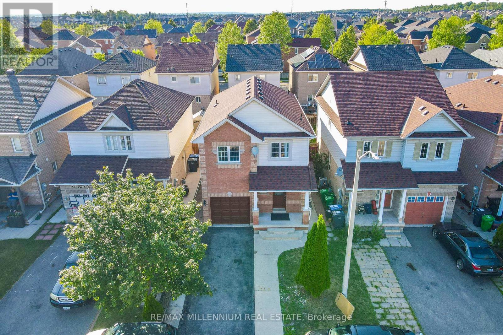 19 Earl Grey Cres, Brampton, ON L7A 2L1