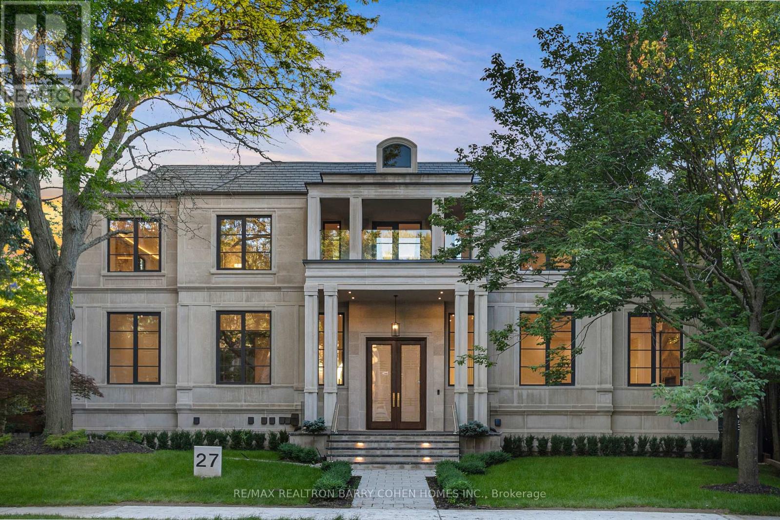 27 Penwood Cres, Toronto, ON M3B 2B9
