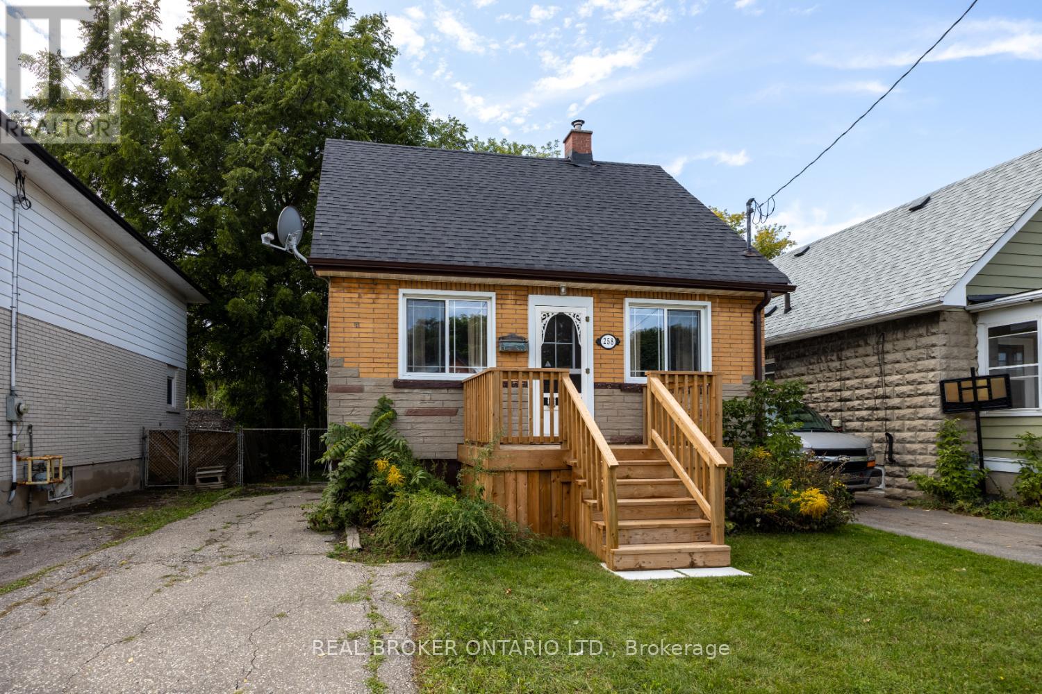 258 Verdun Rd, Oshawa, ON L1H 5T2