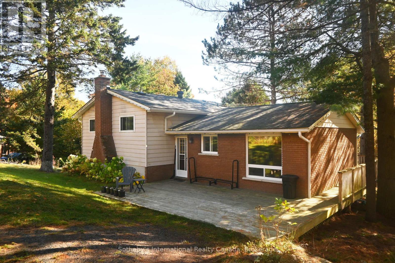 6 Pleasantview Dr, McDougall, ON P2A 2W9