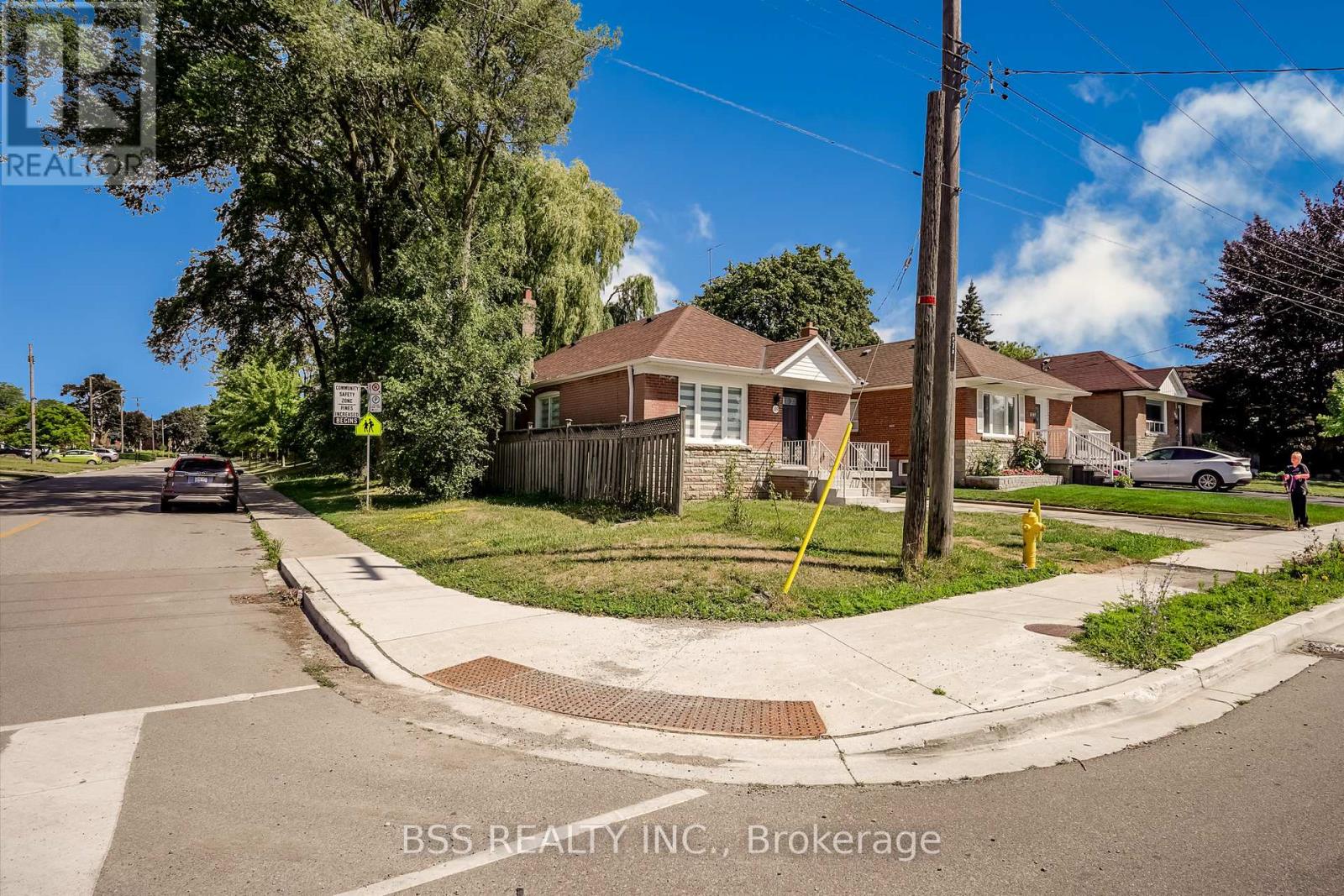 120 Bertrand Ave, Toronto, ON M1K 2T1