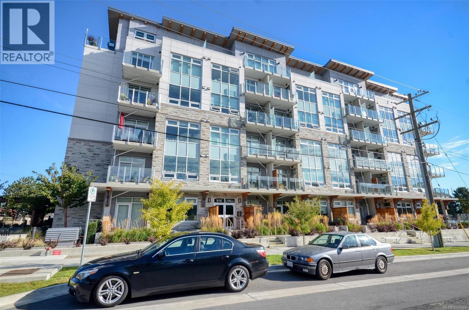 916 Lyall St Unit 203 St, Esquimalt, BC V9A 5E6