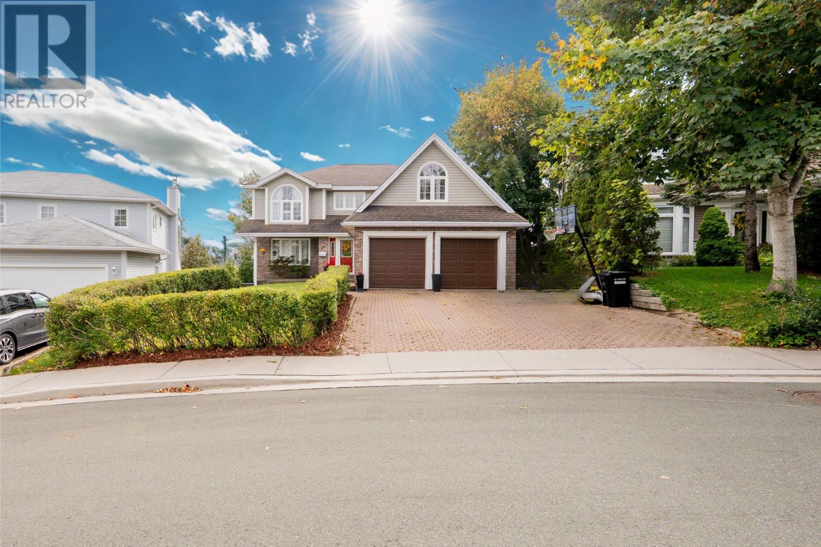 27 Lunenburg St, St. John's, NL A1A 5A3