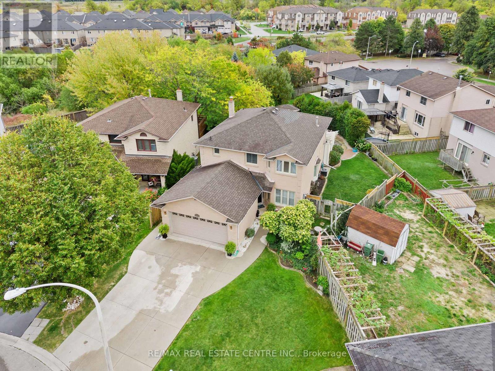 20 Driftwood Pl, Hamilton, ON L8J 2N7