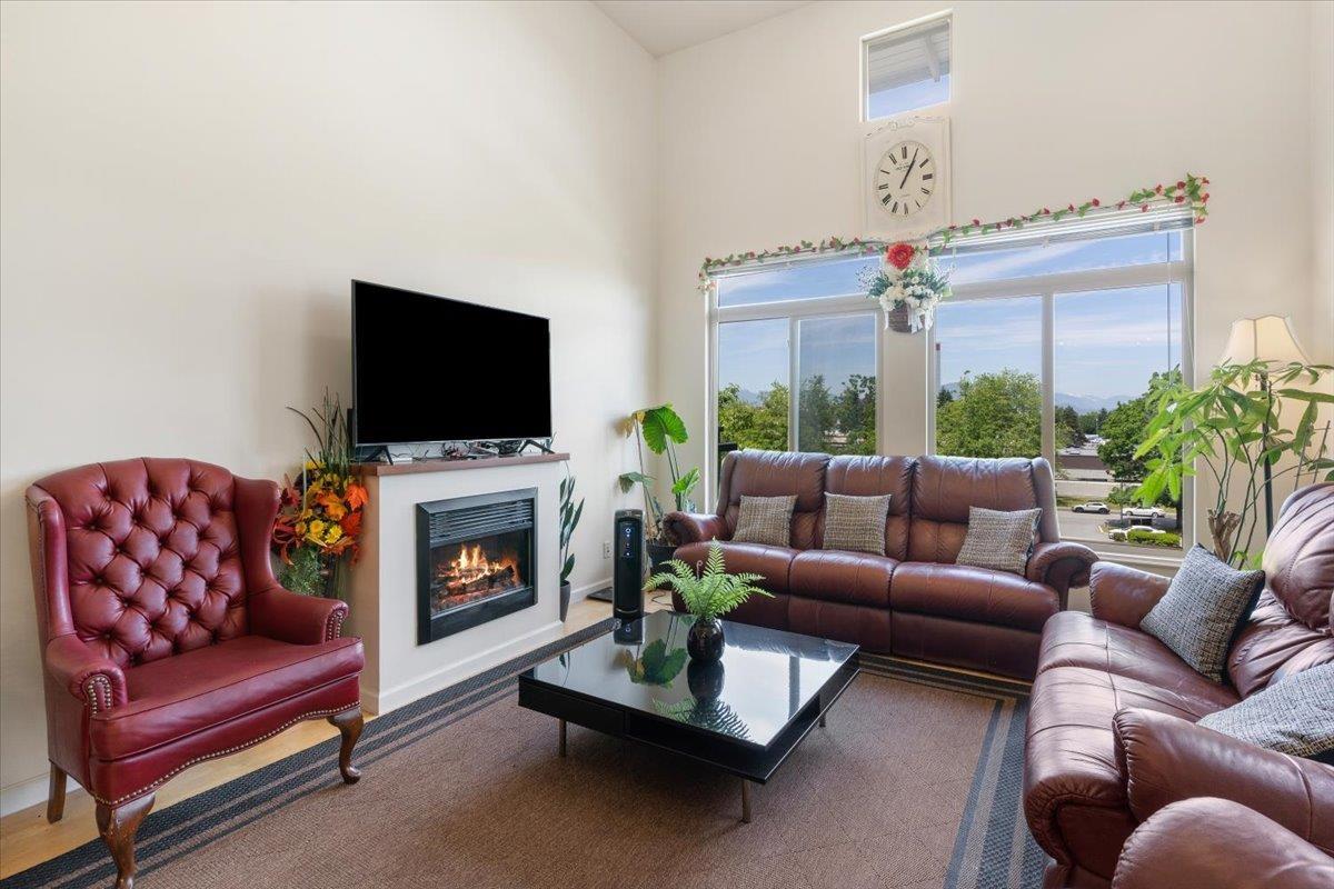 10180 153 Street Unit 415, Surrey, BC V3R 0B5