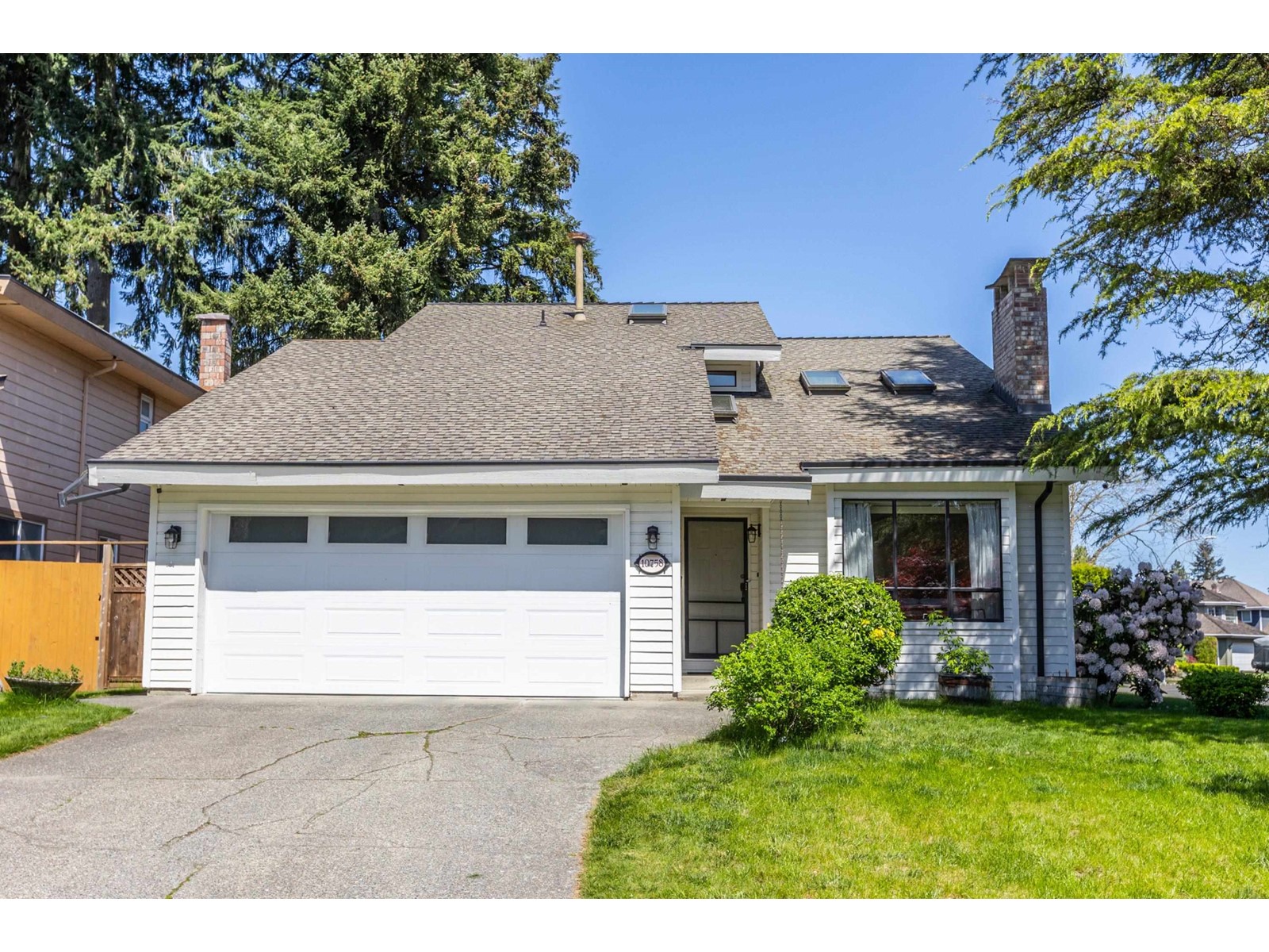 10758 Fraserglen Dr, Surrey, BC V4N 1Y3