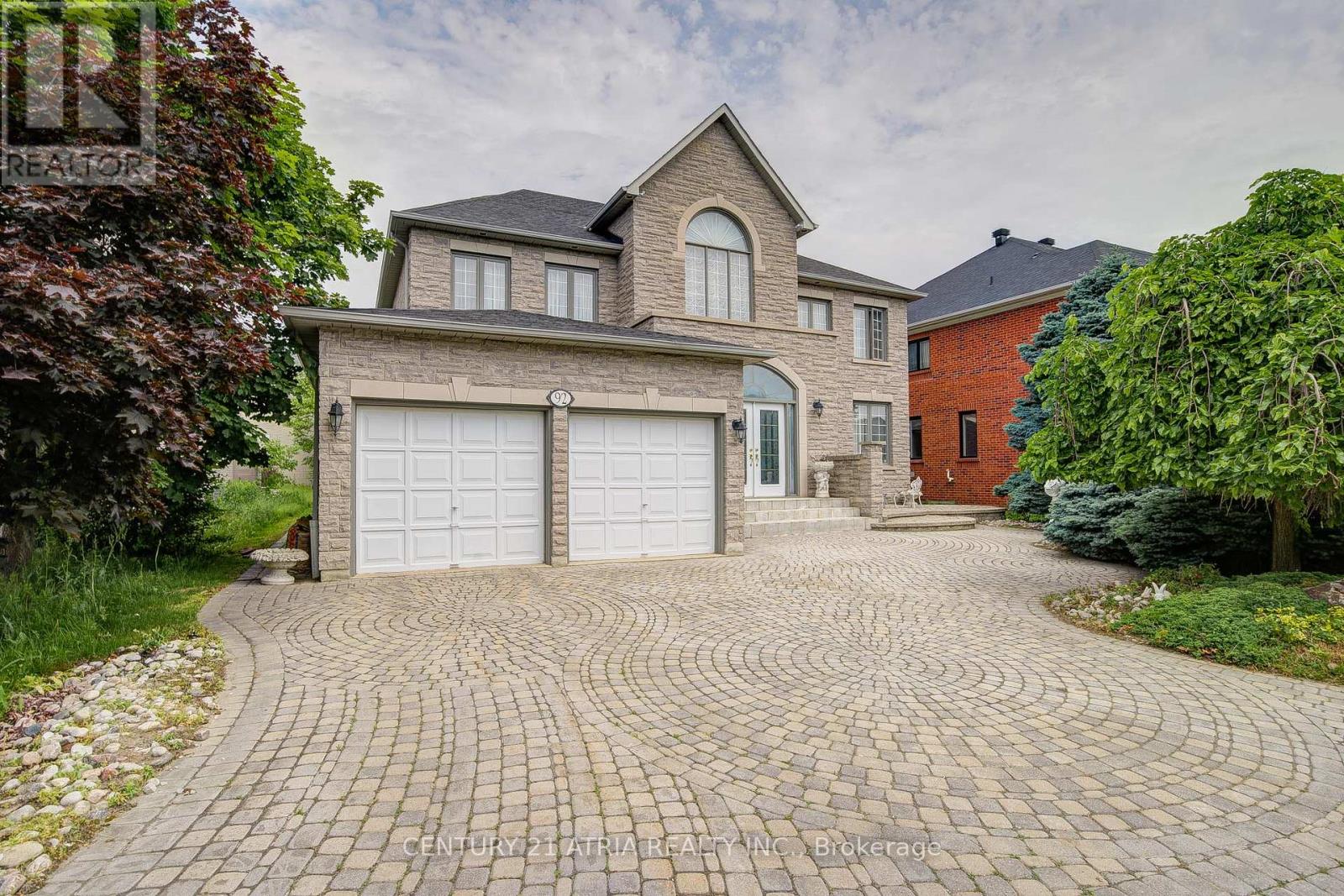 92 Springbrook Dr, Richmond Hill, ON L4B 3P9