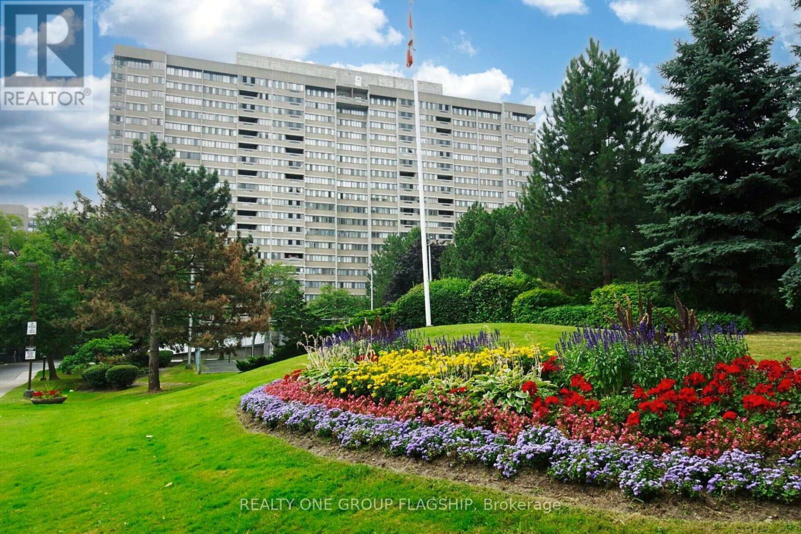 1209 50 Elm Dr E, Mississauga, ON L5A 3X2