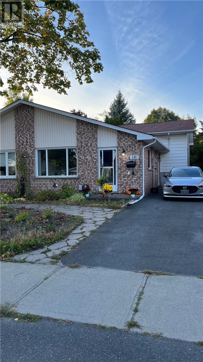 581 Summerhill, Sudbury, ON P3A 4T3