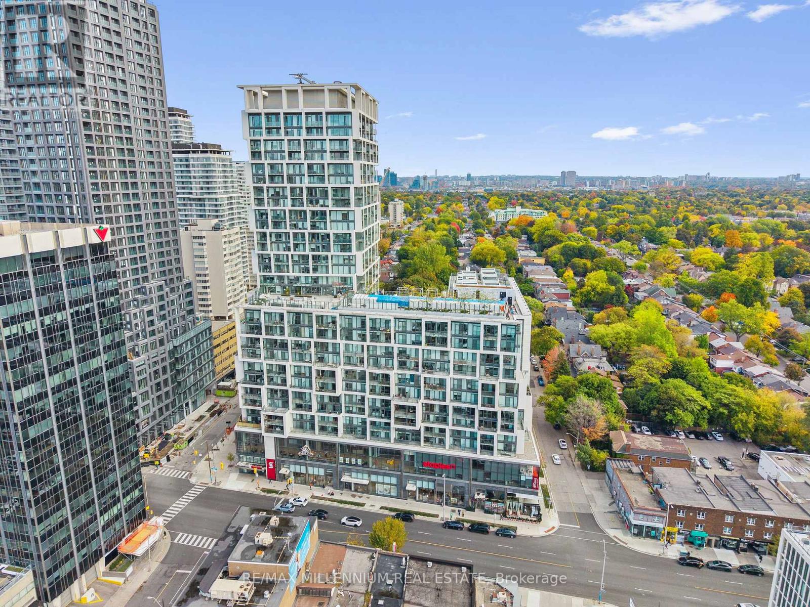 802 5 Soudan Ave, Toronto, ON M4S 0B1