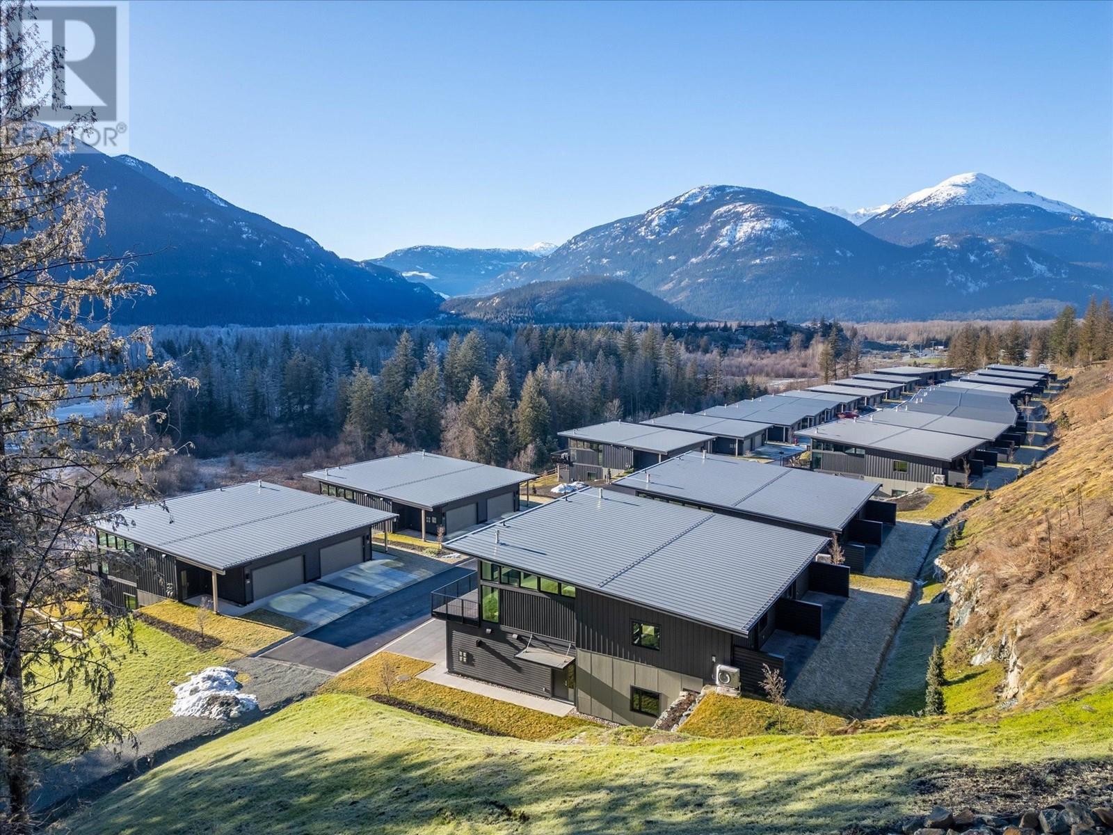 4000 Sunstone Way Unit 29, Pemberton, BC V0N 2L3