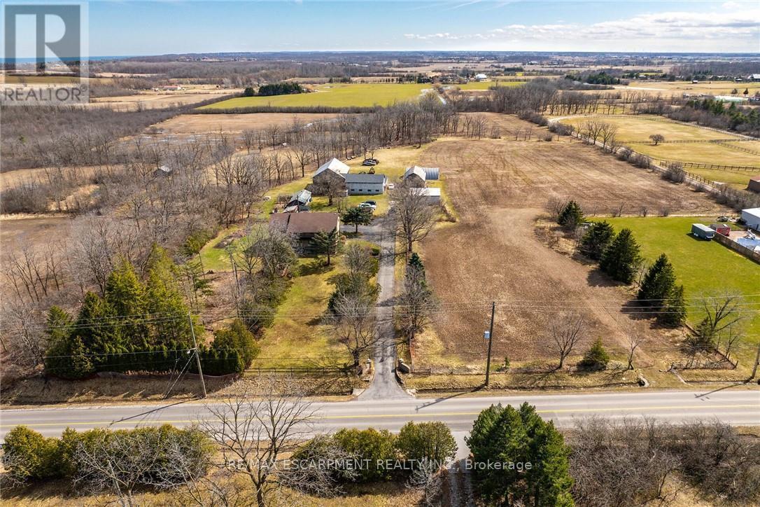 492 Second Rd E, Hamilton, ON L8J 2X9