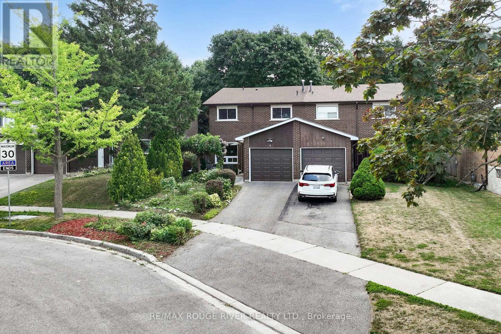 9 Comrie Ter, Toronto, ON M1M 3T1