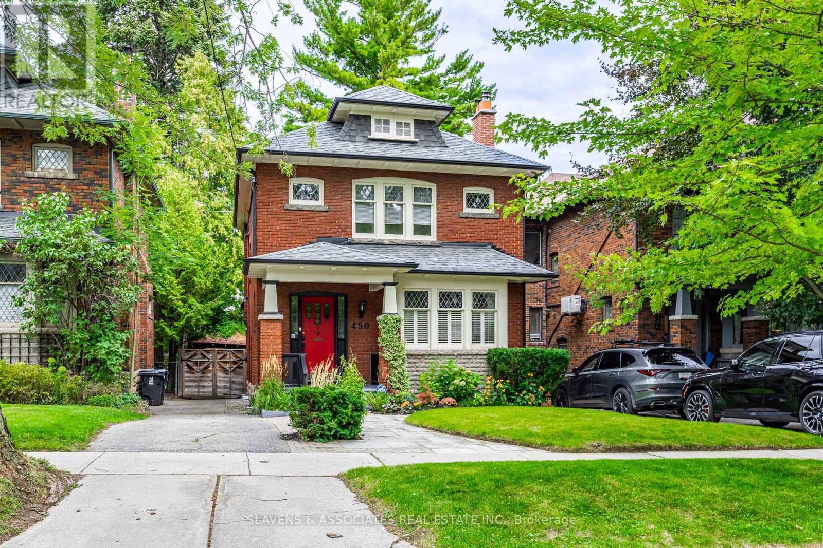 450 Briar Hill Ave, Toronto, ON M5N 1M7