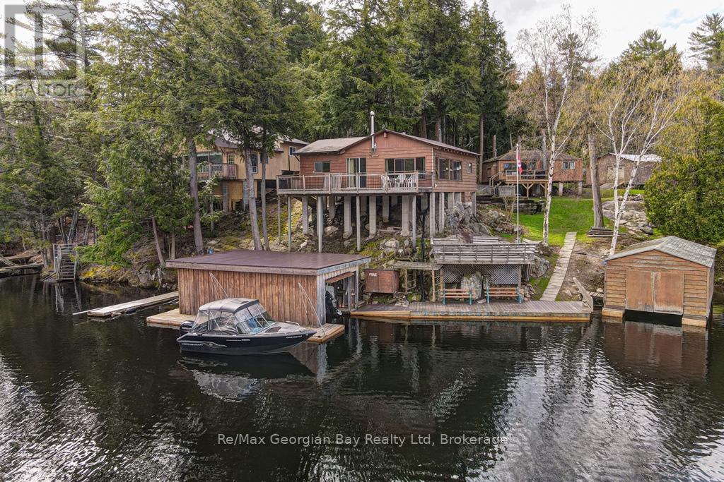 15sr405 Severn River Shore, Muskoka Lakes Wood Muskoka Lakes, ON L0K 1E0