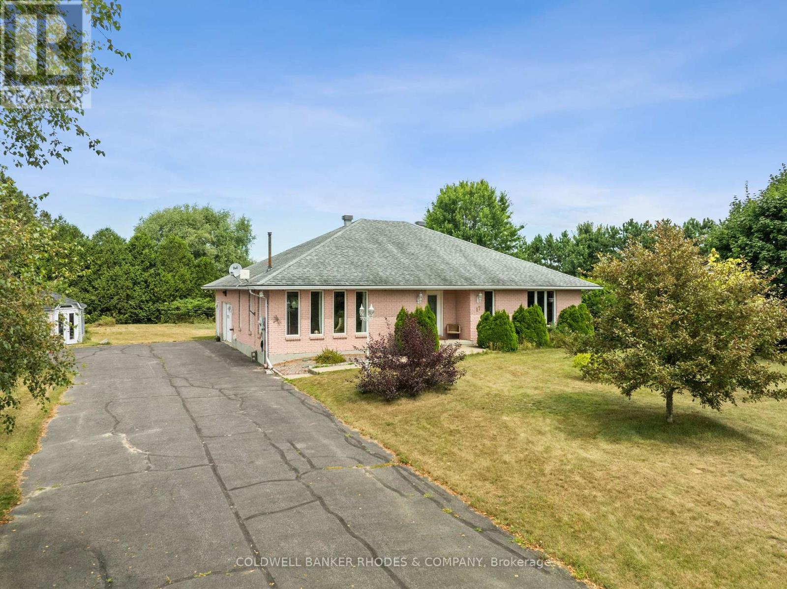 17 Telegraph Cres, Alfred and Plantagenet, ON K0B 1A0
