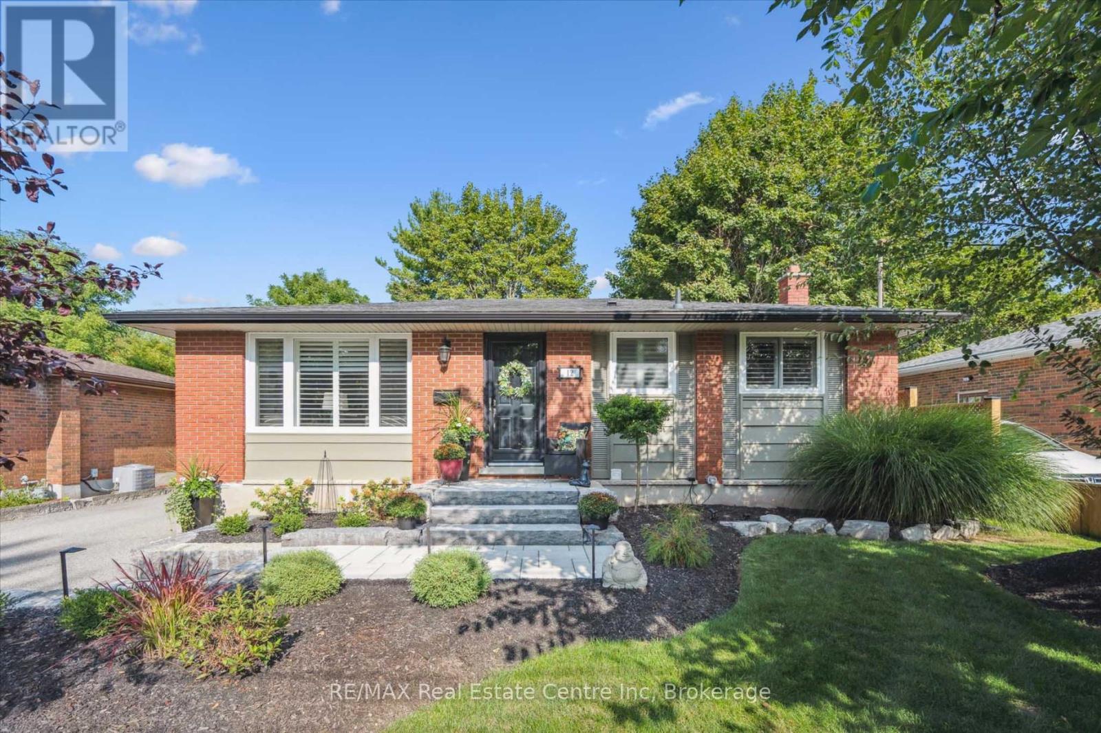 12 Carter Dr, Guelph Grange Road, ON N1E 1X7